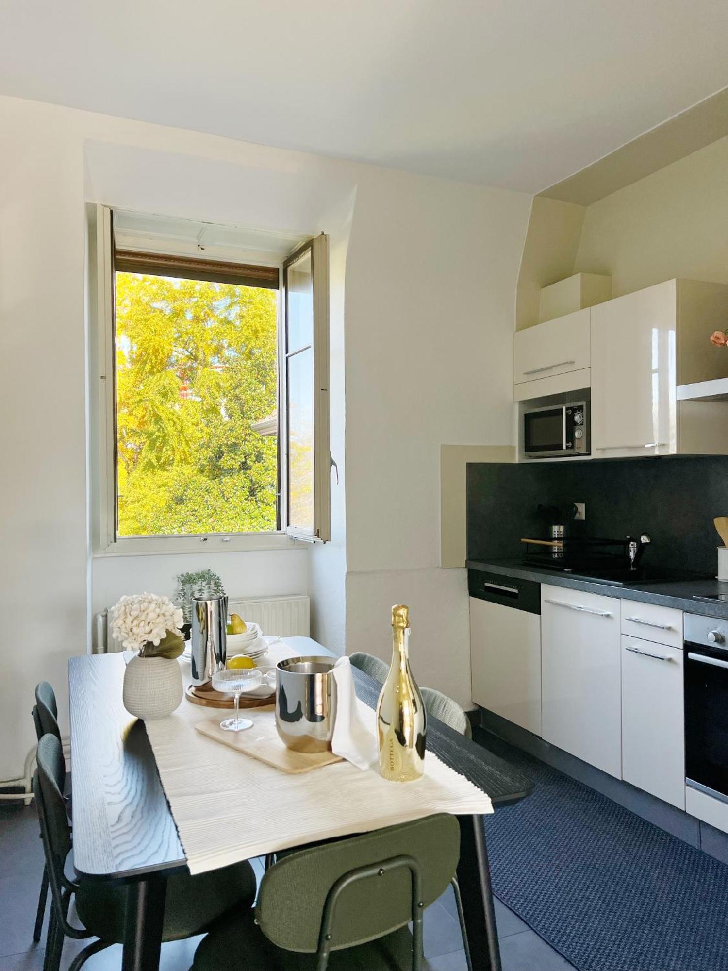 Montreux Riviera Suite Waterfront 3 Bedrooms Private Parking Exterior foto